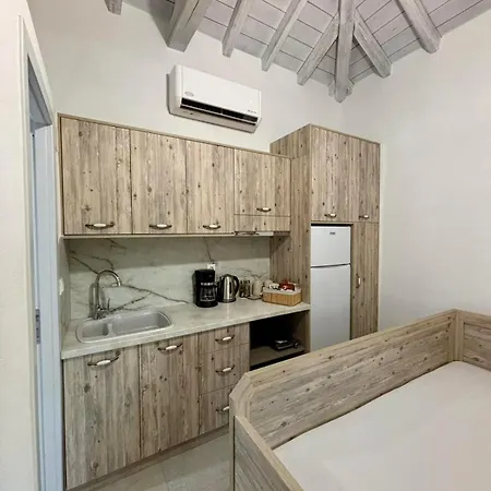 Avia Skiathos, Avia Aether 아파트