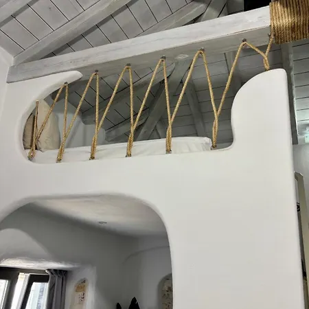 아파트 Avia Skiathos, Avia Aether *